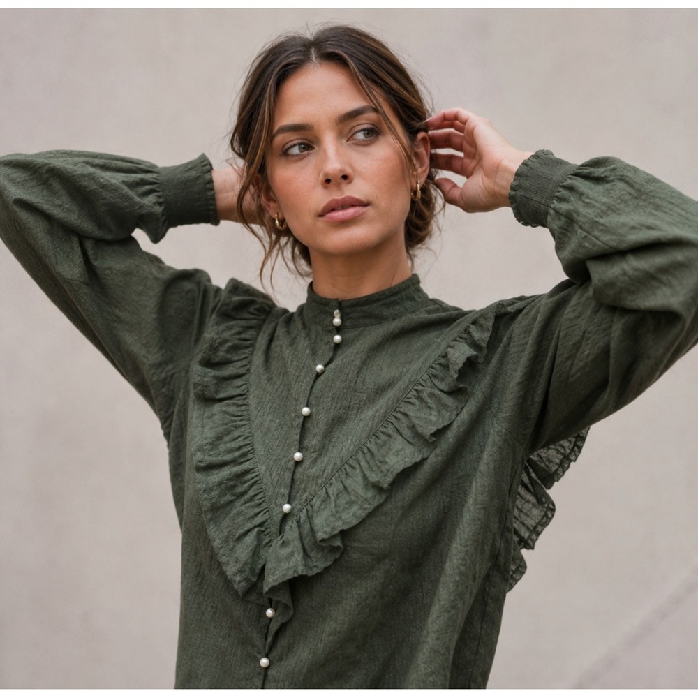 Hill House Women's The Amira Top Green Swiss Dot Pearl Button Ruffle Blouse Sz L